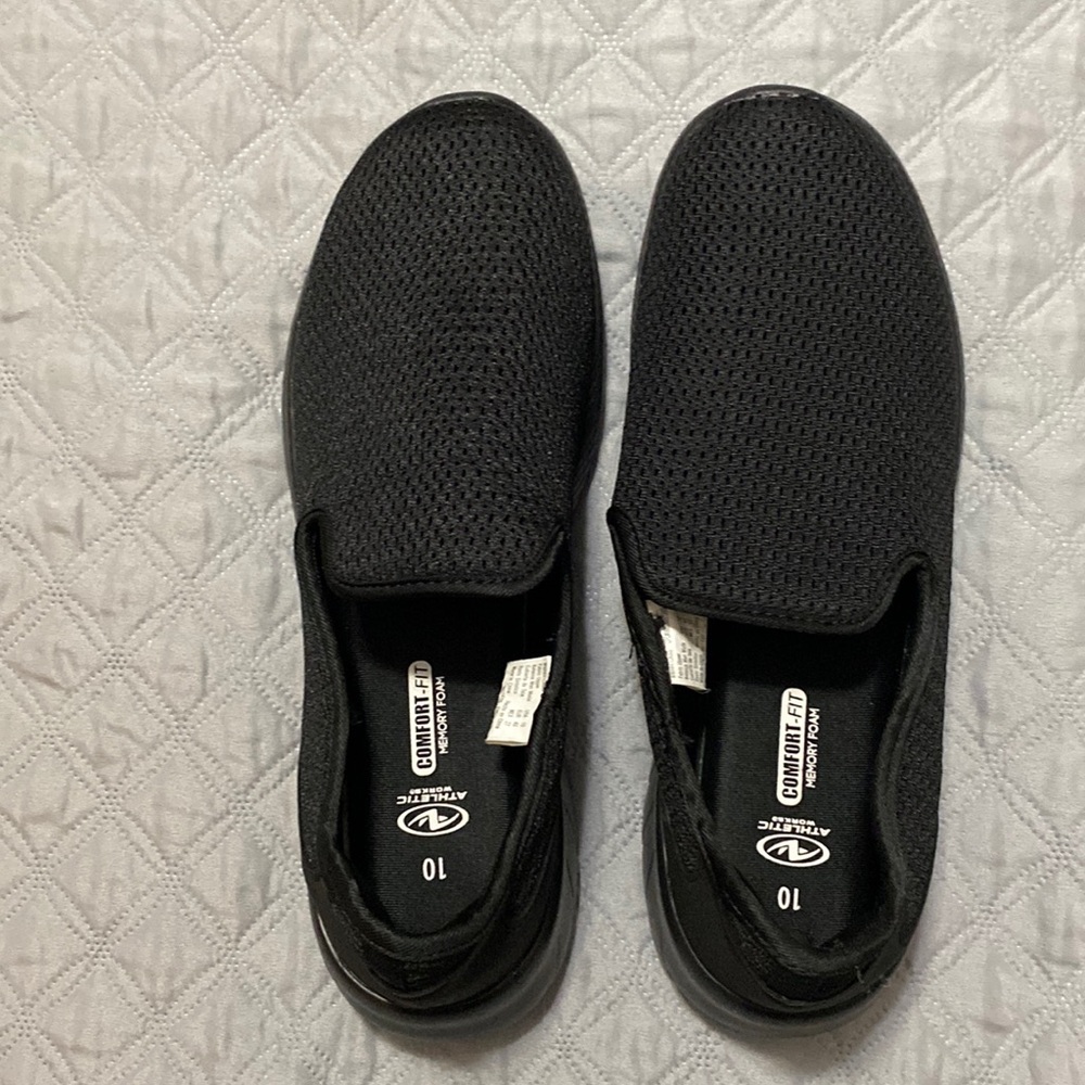 Never worn Womens Size 10 slip on sneakers - Athletic Works